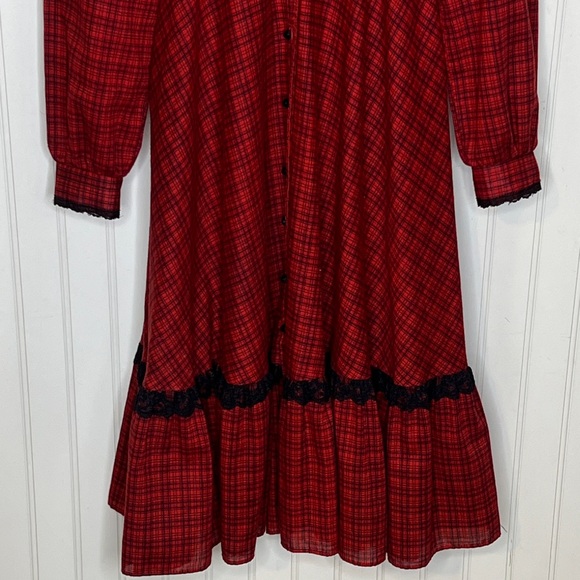 Elegant Red Plaid Prairie Long Dress - Picture 6 of 16